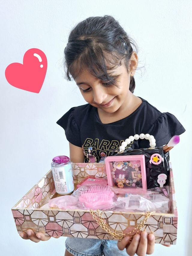 GIRLIE HAMPER